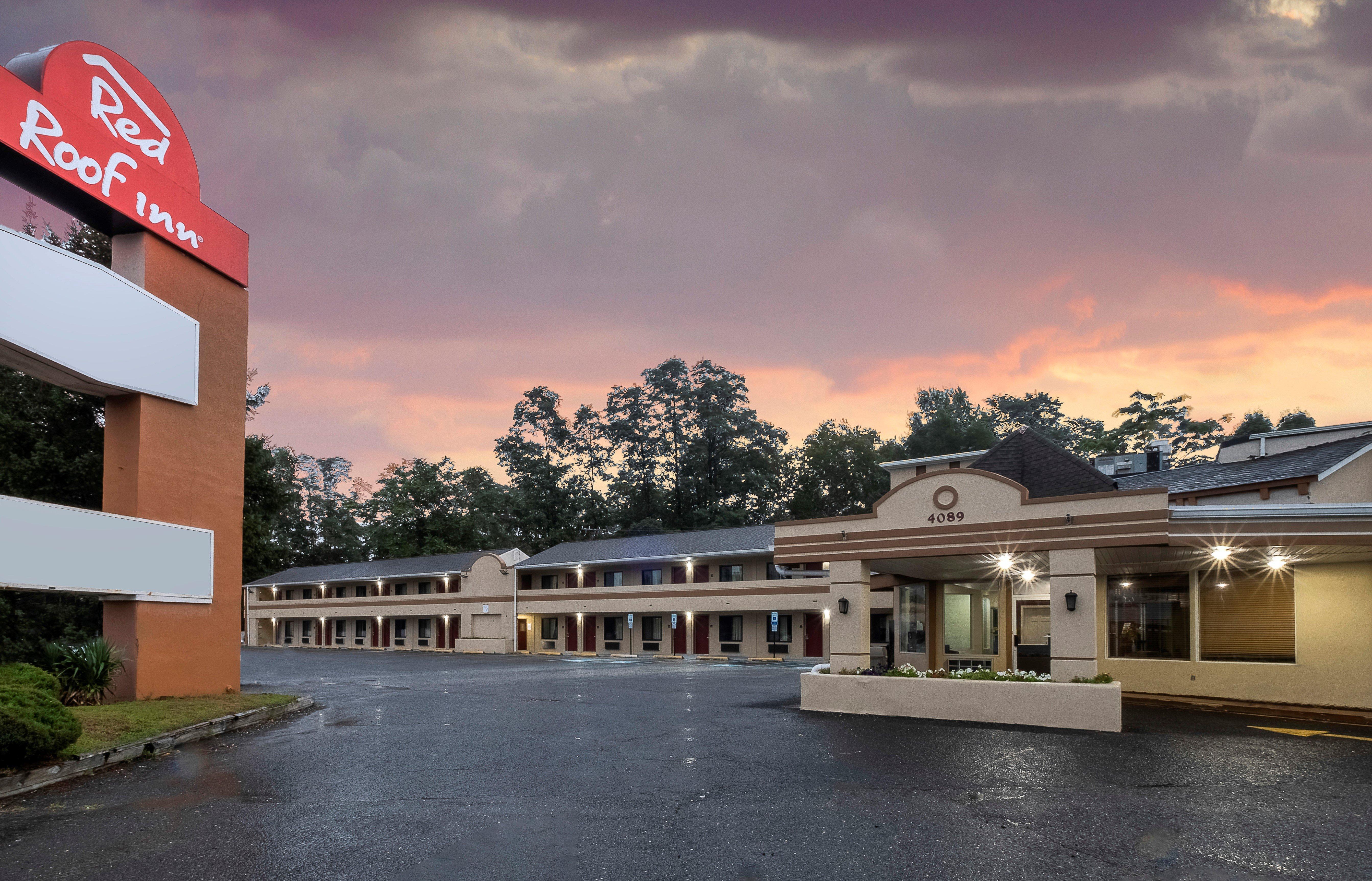 Red Roof Inn Freehold Exterior foto